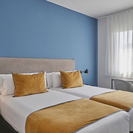 Tres Torres Atiram Hotel Barcelona Bagian luar foto