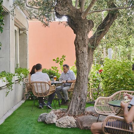 Tres Torres Atiram Hotel Barcelona Bagian luar foto