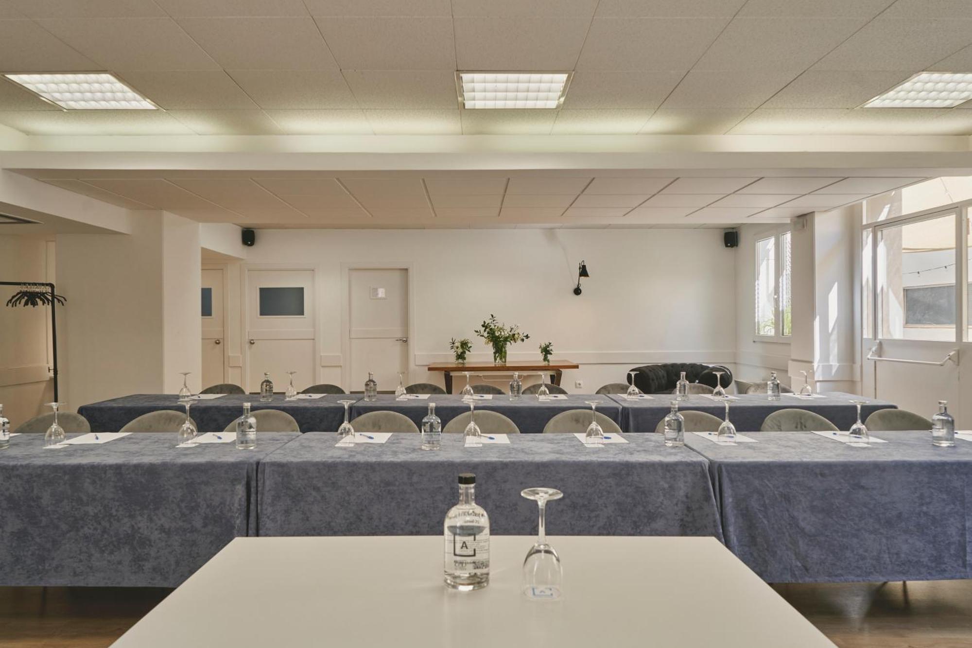 Tres Torres Atiram Hotel Barcelona Bagian luar foto