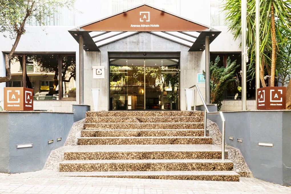 Tres Torres Atiram Hotel Barcelona Bagian luar foto