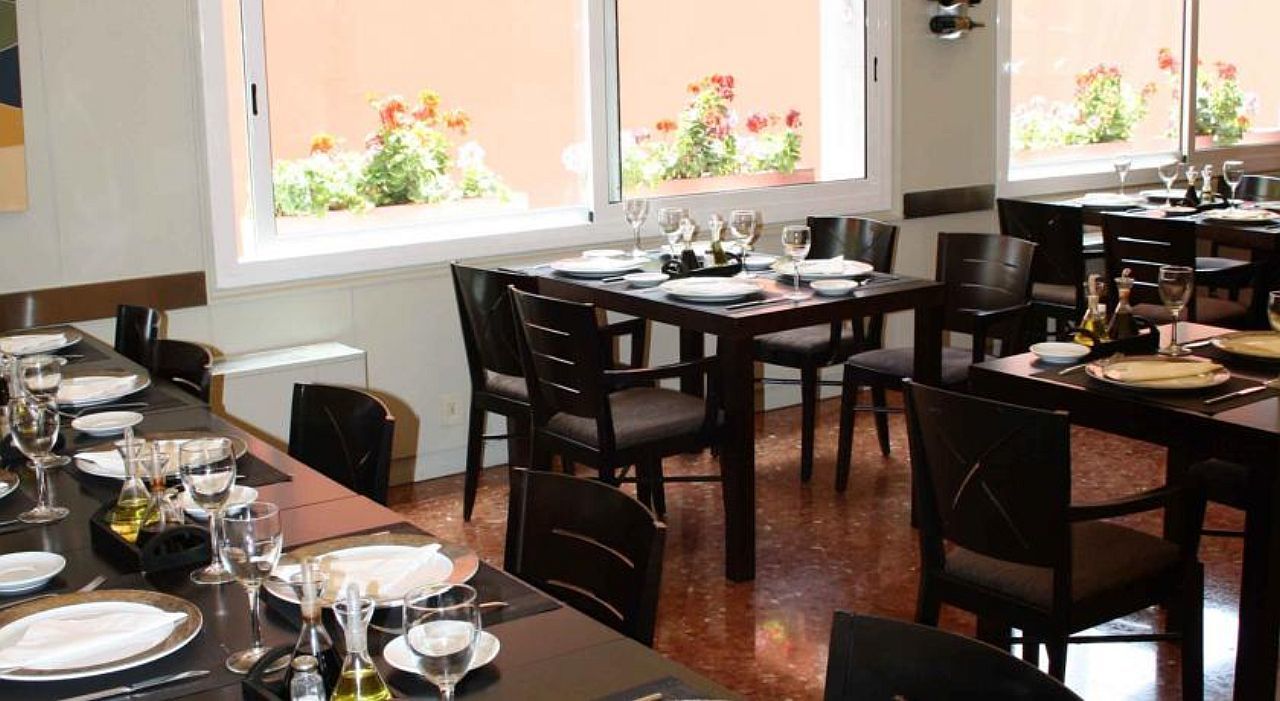 Tres Torres Atiram Hotel Barcelona Bagian luar foto