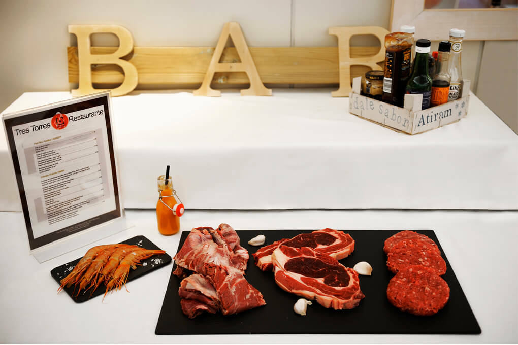 Tres Torres Atiram Hotel Barcelona Bagian luar foto